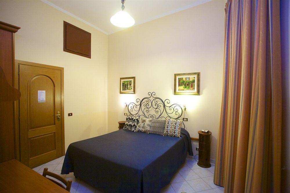 Nicolas Inn Рим Экстерьер фото