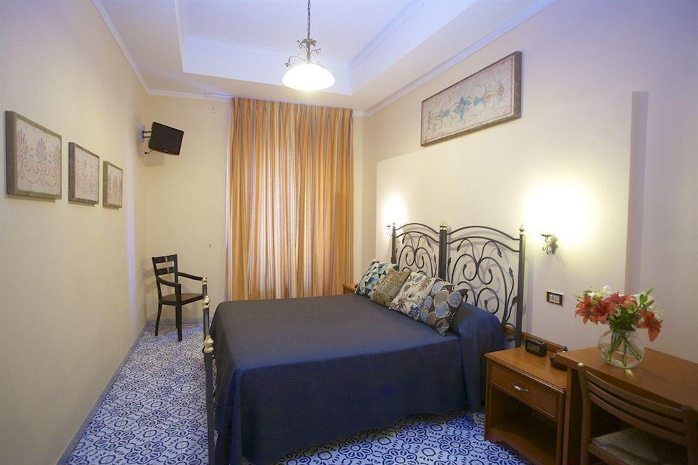 Nicolas Inn Рим Экстерьер фото
