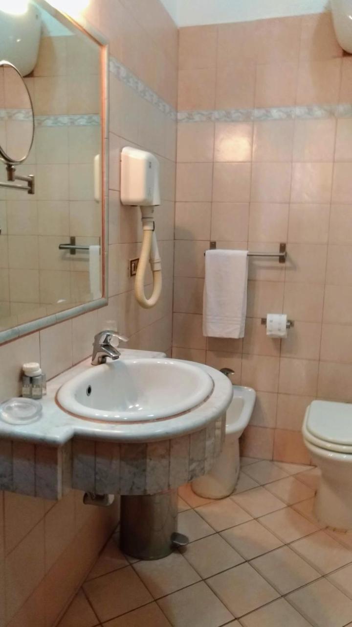 Nicolas Inn Рим Экстерьер фото